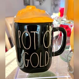 Pot O Gold Rae Dunn Ceramic mug w/ lid topper